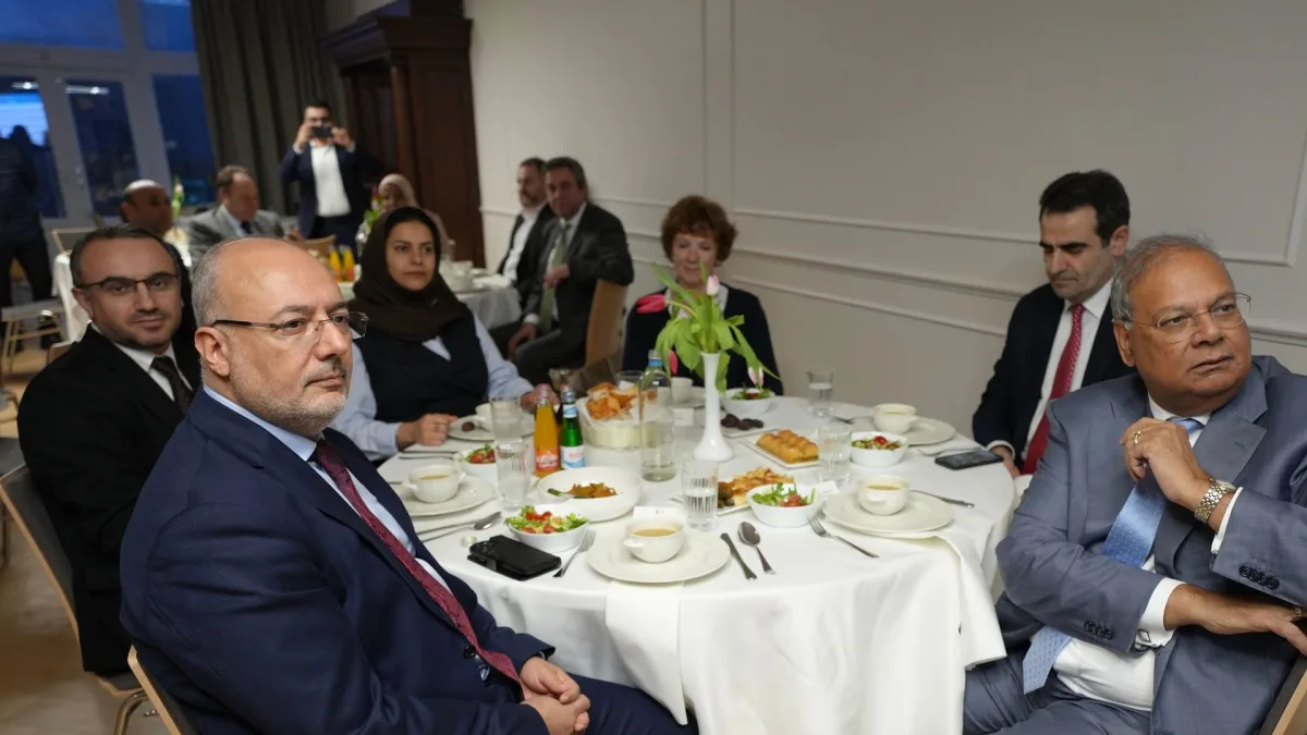 Turkse diplomaat intensief betrokken bij 'onafhankelijke' Islamitische Stichting Nederland, Russcher stelt Kamervragen 