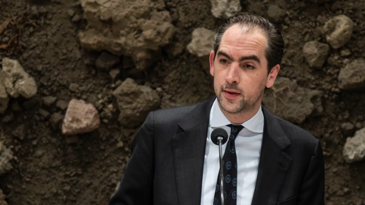 Kan een rechter die ‘extreemrechts’ giftig noemt nog boven de partijen staan? 