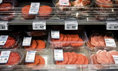 Supermarkten mengen tot wel 40 procent planten door vlees: Van Houwelingen (FVD) stelt Kamervragen