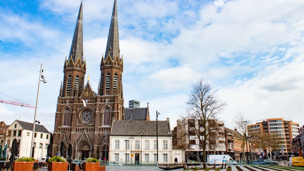 Tilburgse Aanbesteding Hulp aan Huis: Gebrek aan Transparantie en Burgerparticipatie