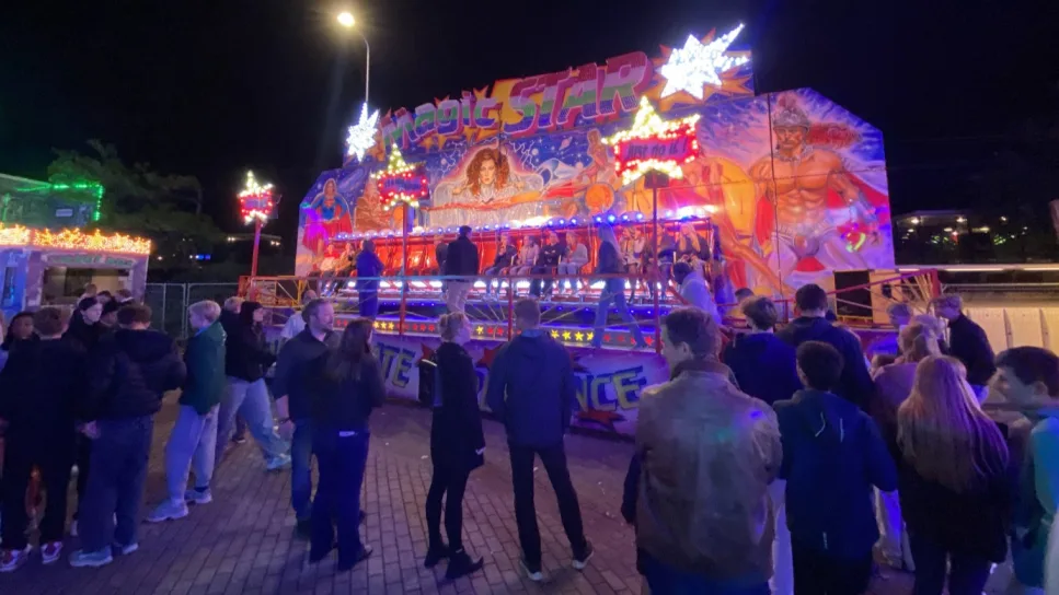 Feestweek Voorhout opnieuw gegijzeld door geweld – FVD stelt kritische vragen