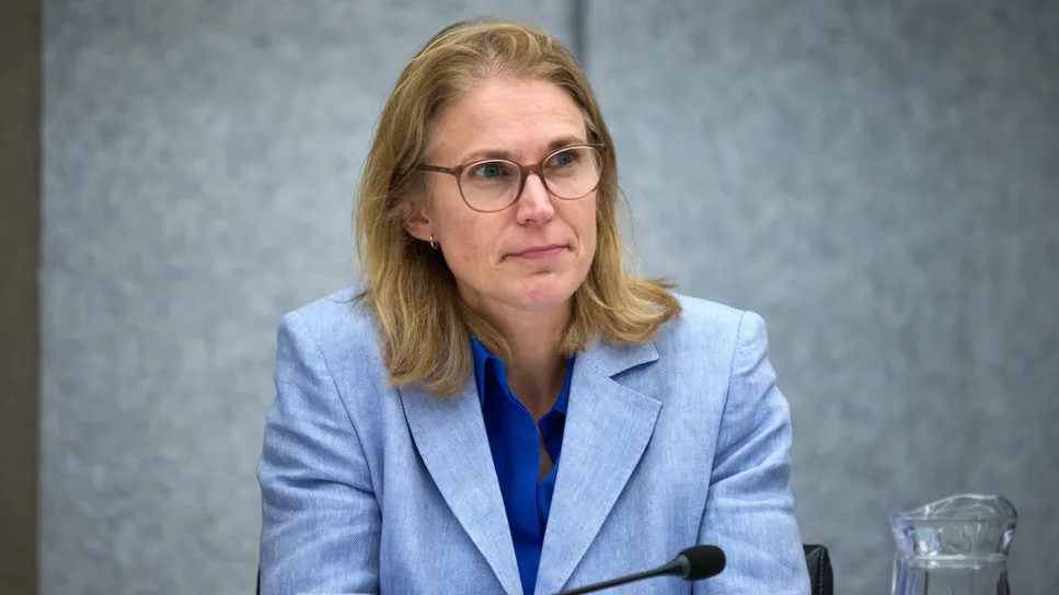 Minister Boekholt-O’Sullivan past militair rantsoeneringsdenken toe op Nederlandse samenleving in onthullend interview