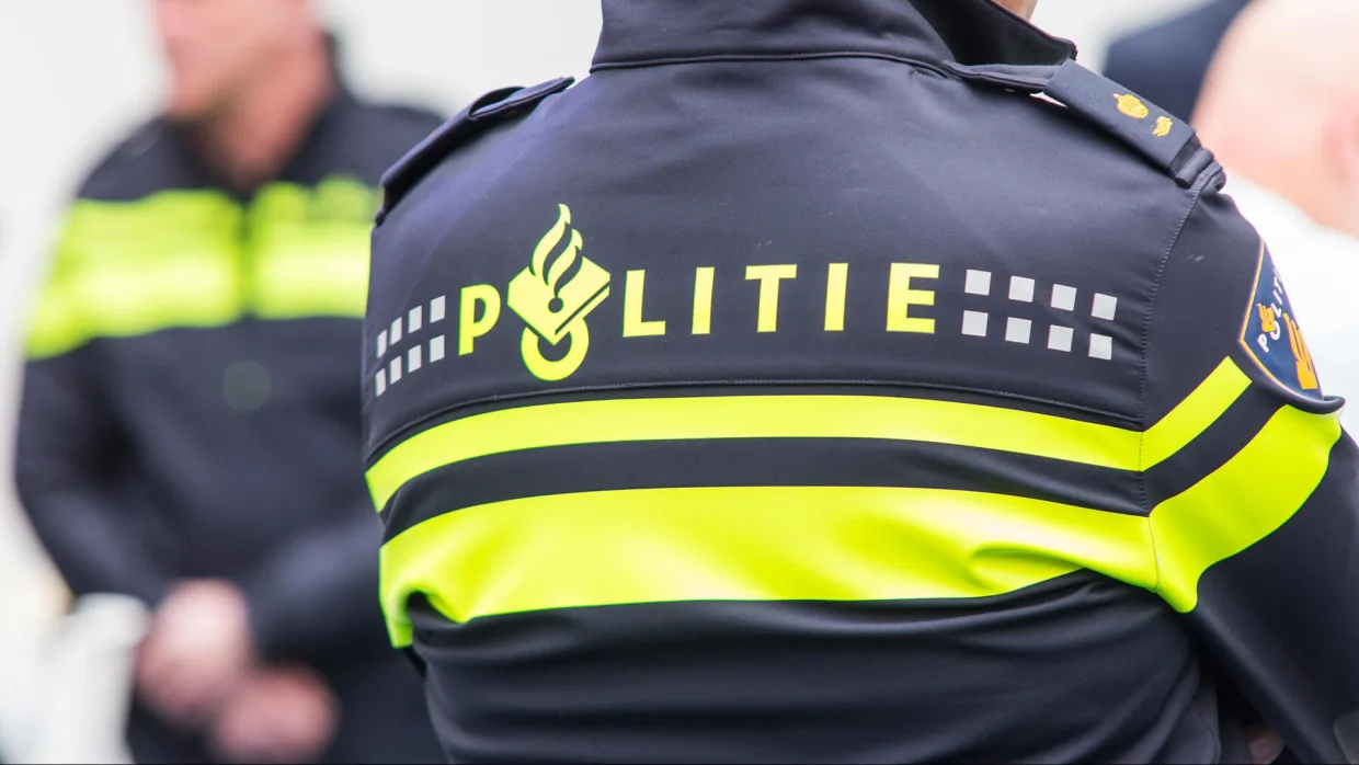 Coalitie laat politie stikken, FVD eist spoeddebat