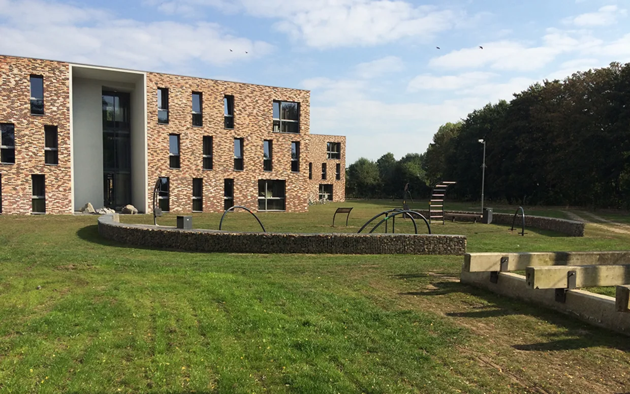 Onverantwoord: AZC Grave verlengd tot 2055