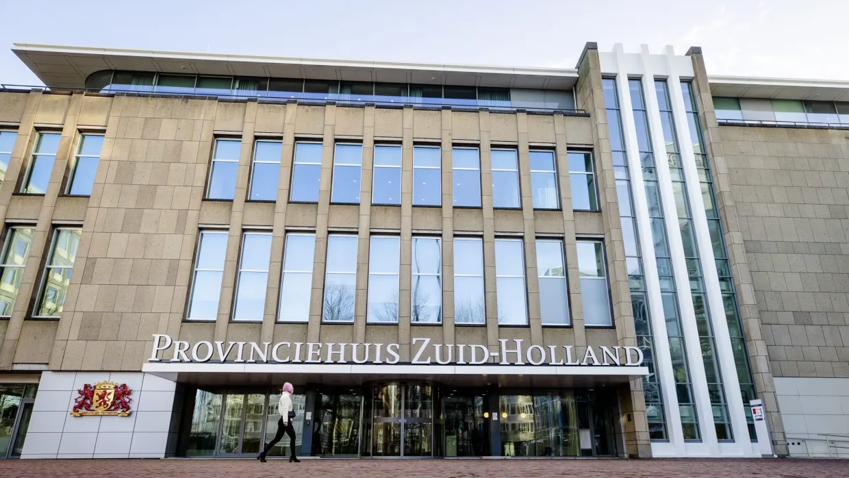 Democratische ethiek van de zittende macht | Column Seppe Bakker