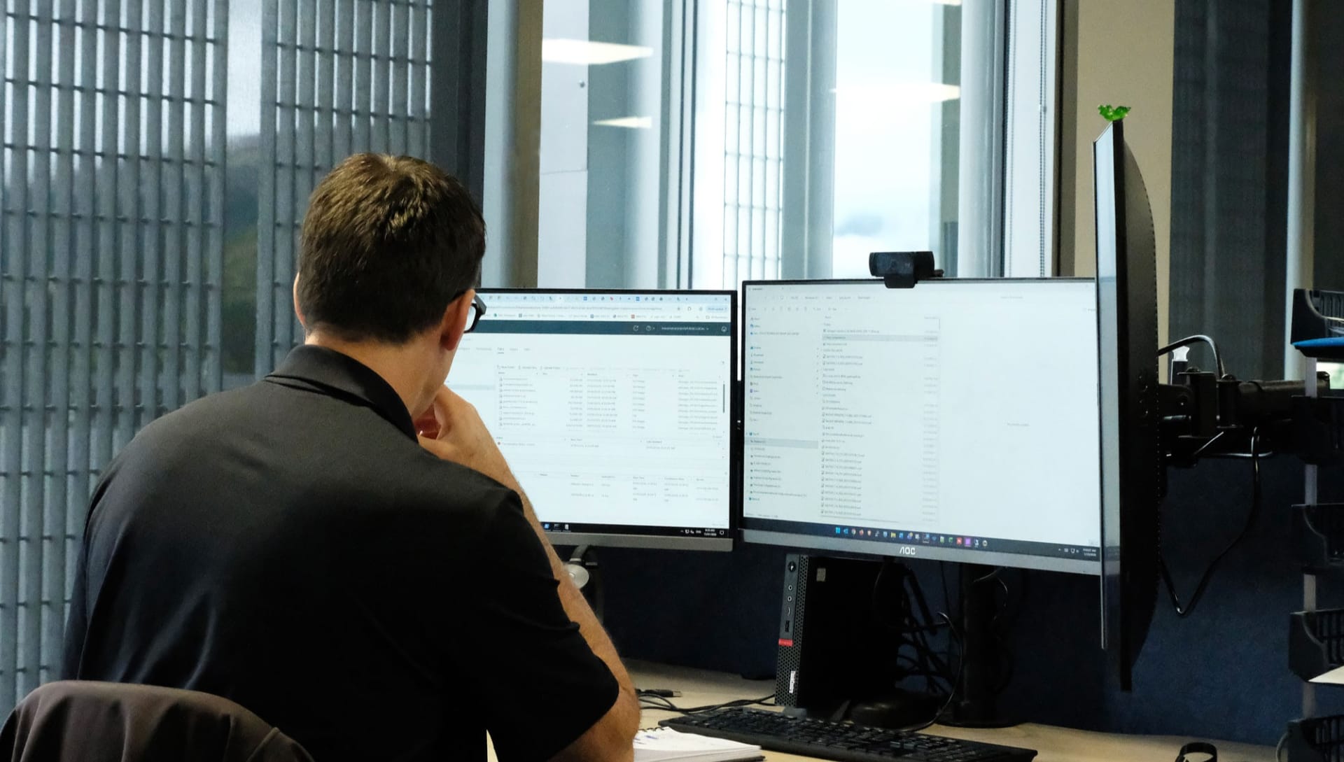 focus team member using computer