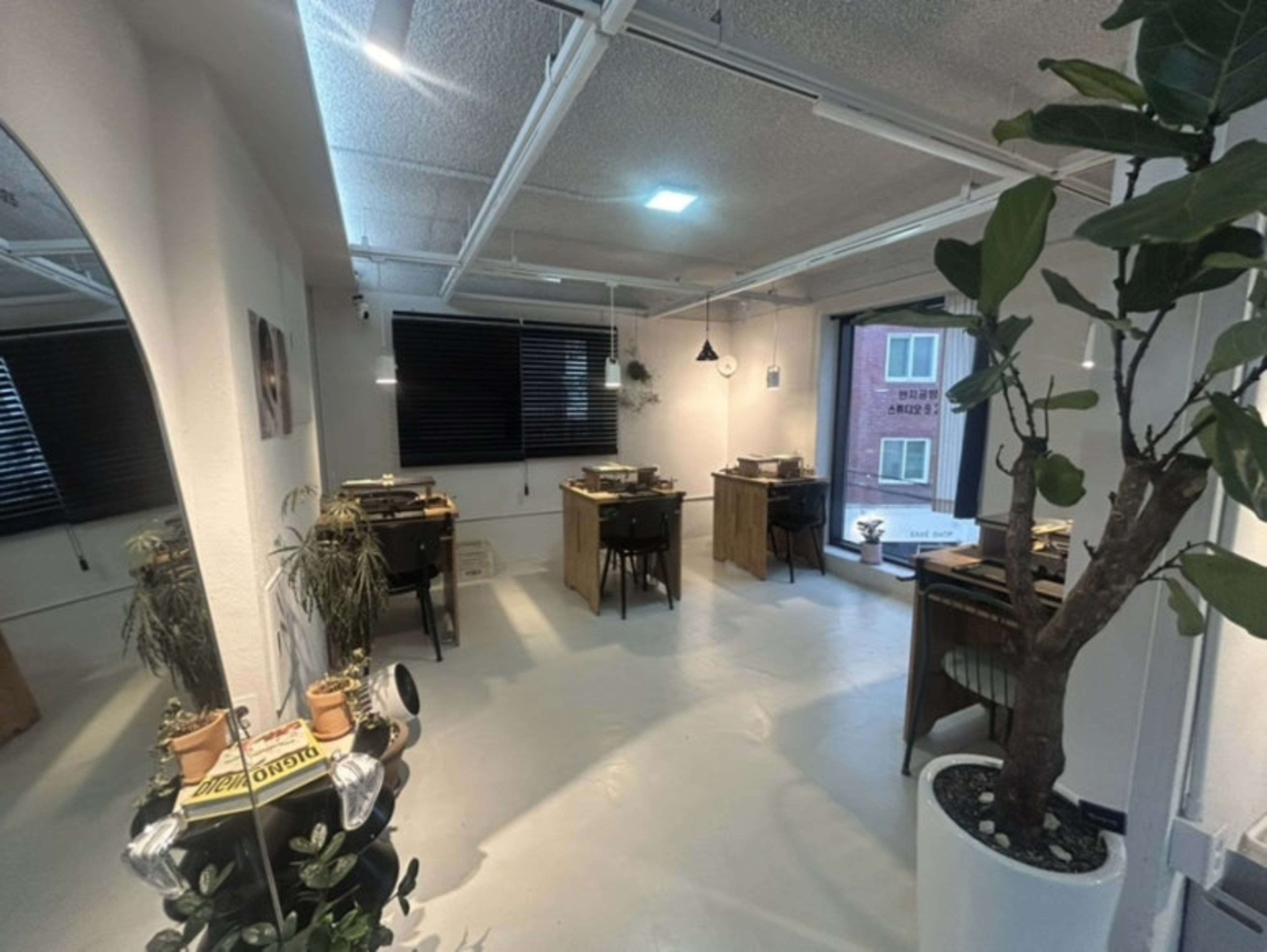 잠실점 — Interior 16