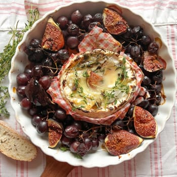 Baked Camembert with your favorite topping