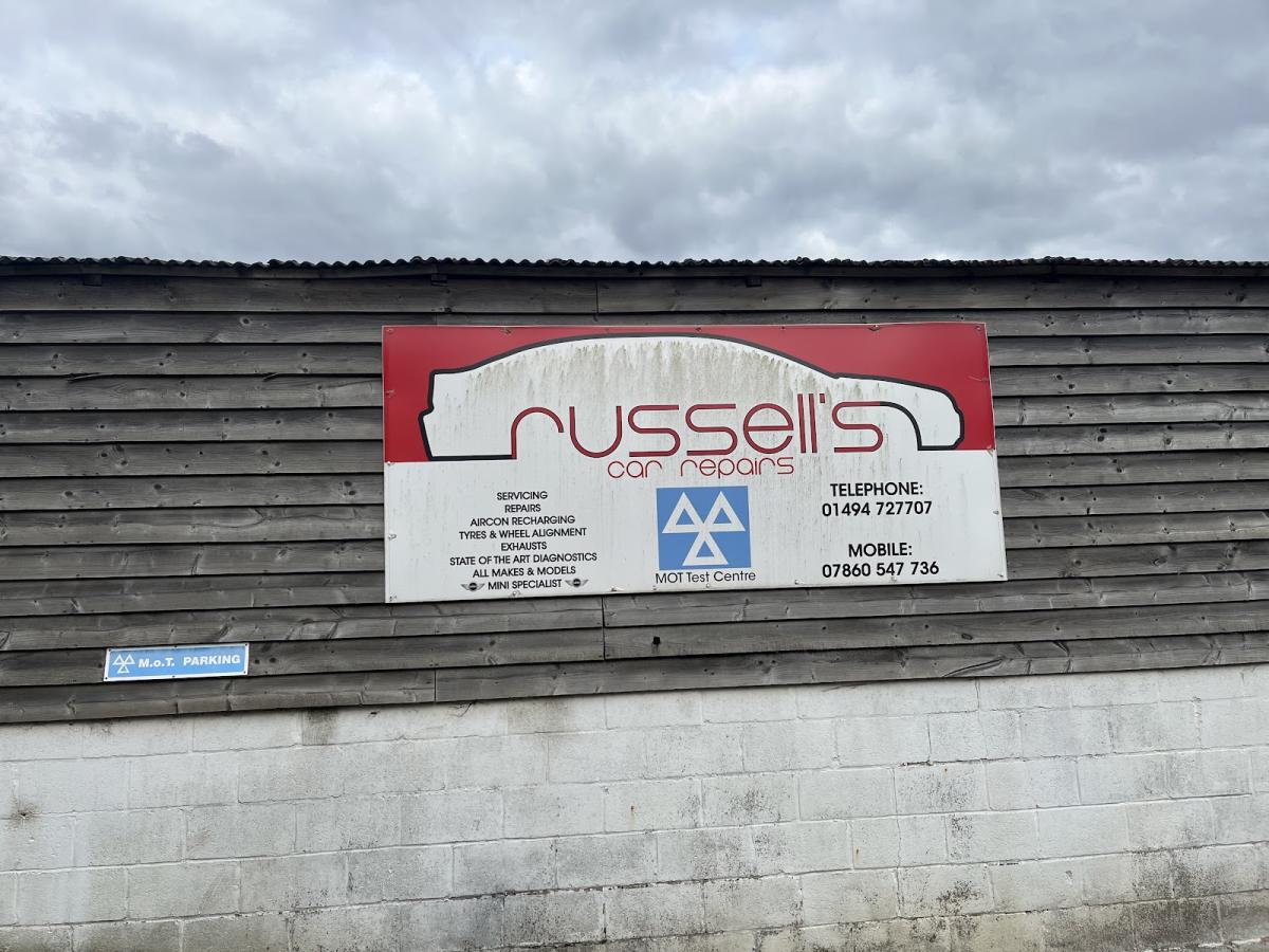 Russell's Garage & MOT Station