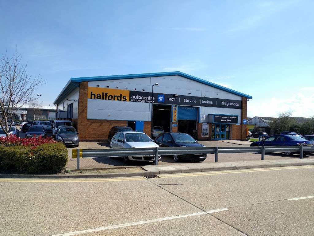 Halfords Autocentre Basildon