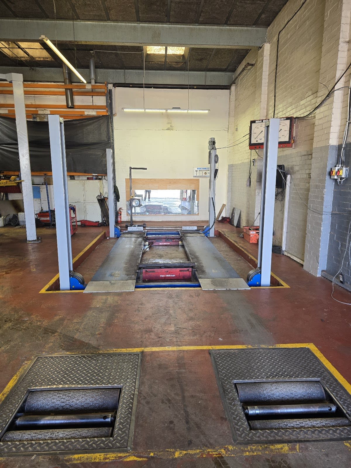 Windsor Road Garage image