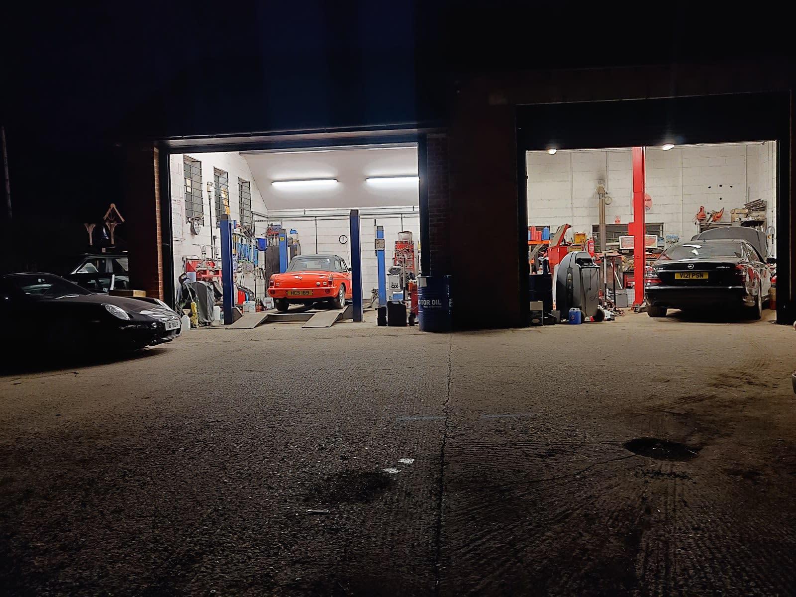 Pole Elm Garage Ltd image