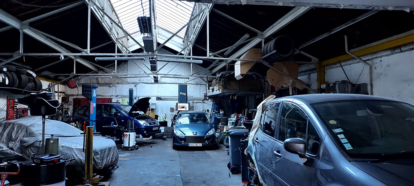 Garage de la Chine image