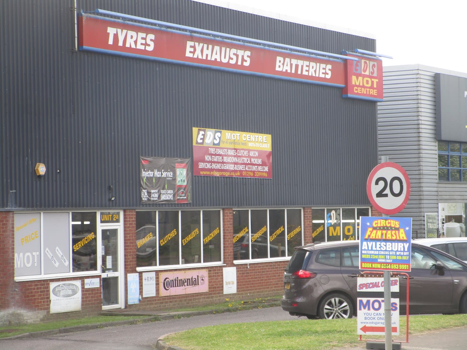 EDS GARAGE Aylesbury image