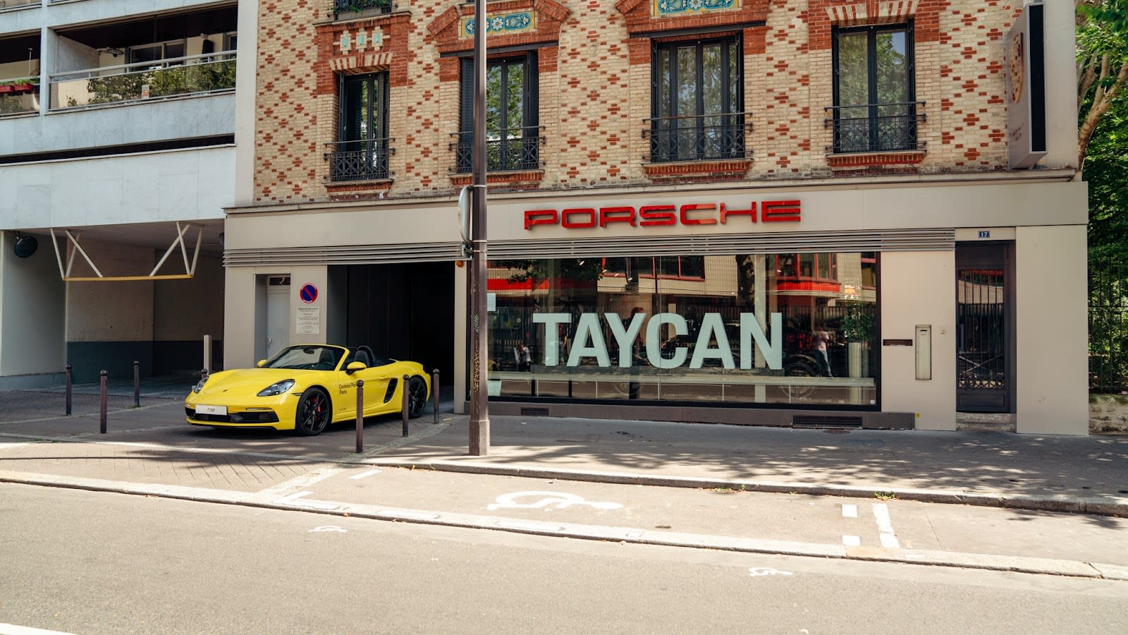 Centre Porsche Paris 16 image