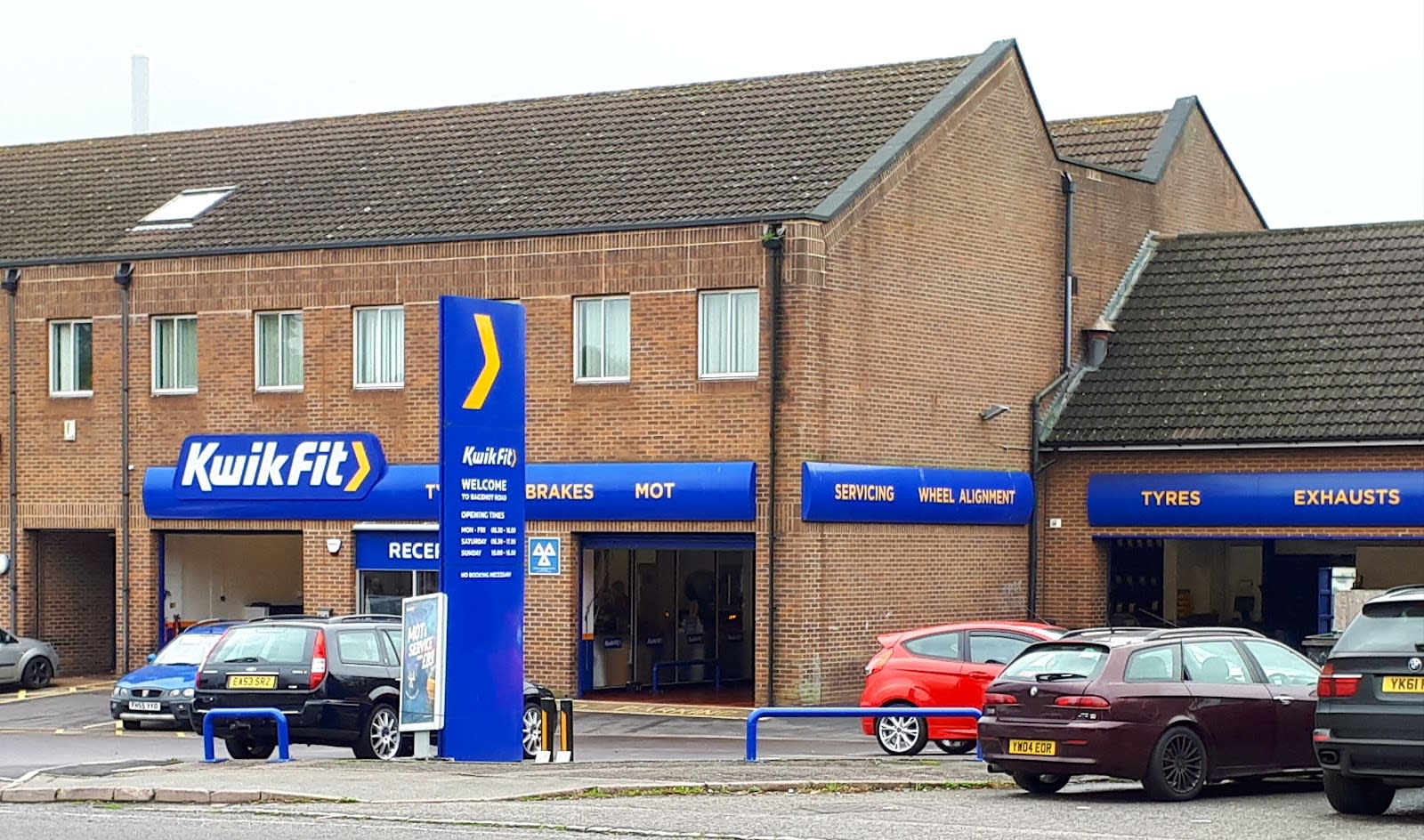 Kwik Fit - Bracknell - Bagshot Road image