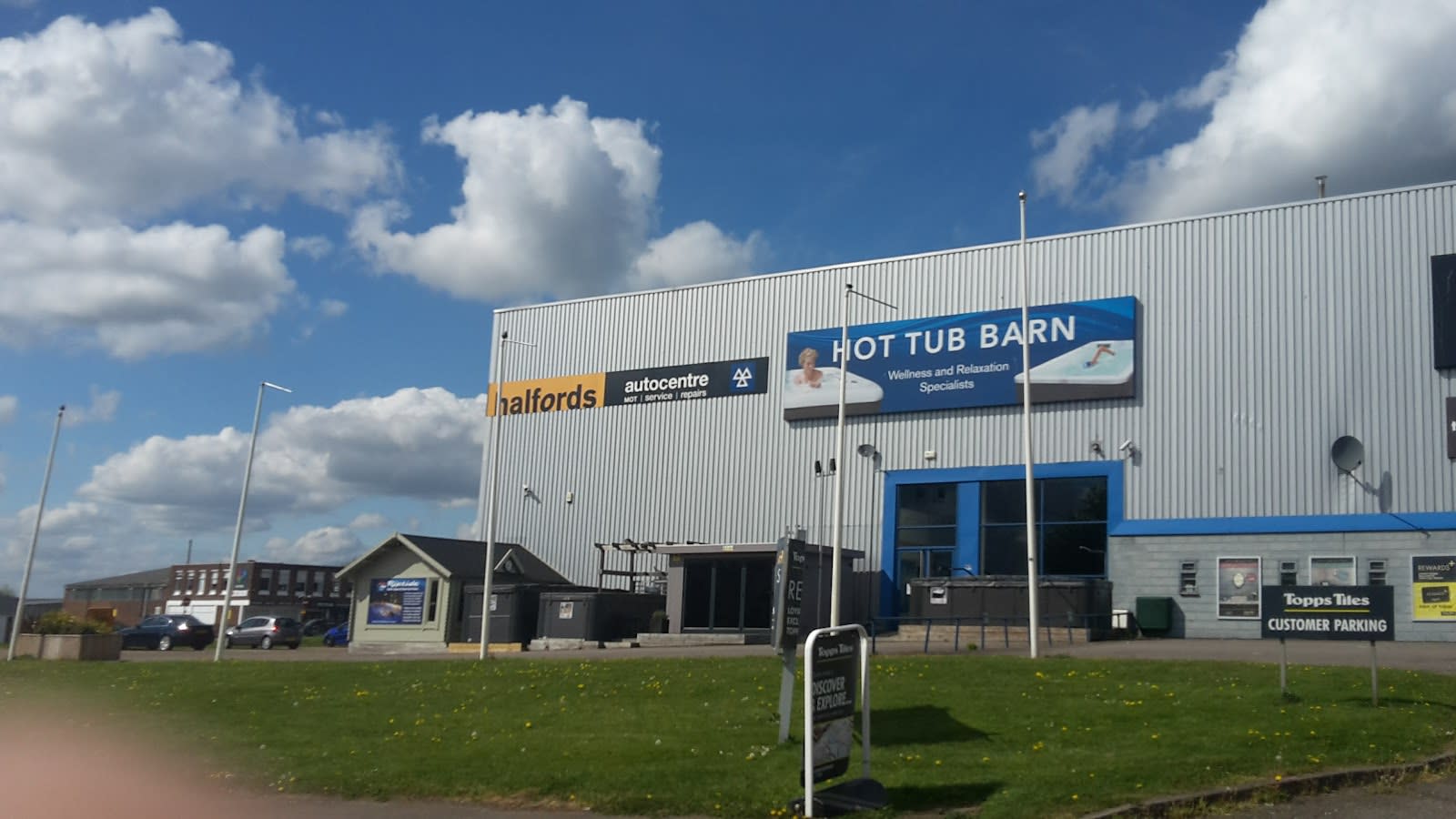 Halfords Autocentre Chelmsford image