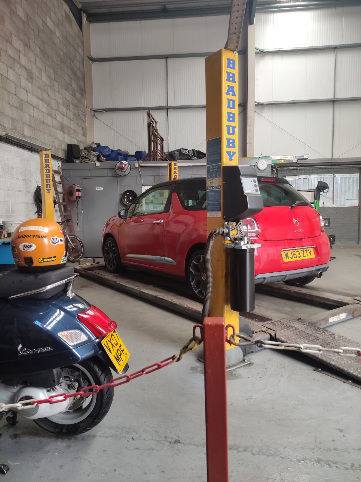Just Mot's image