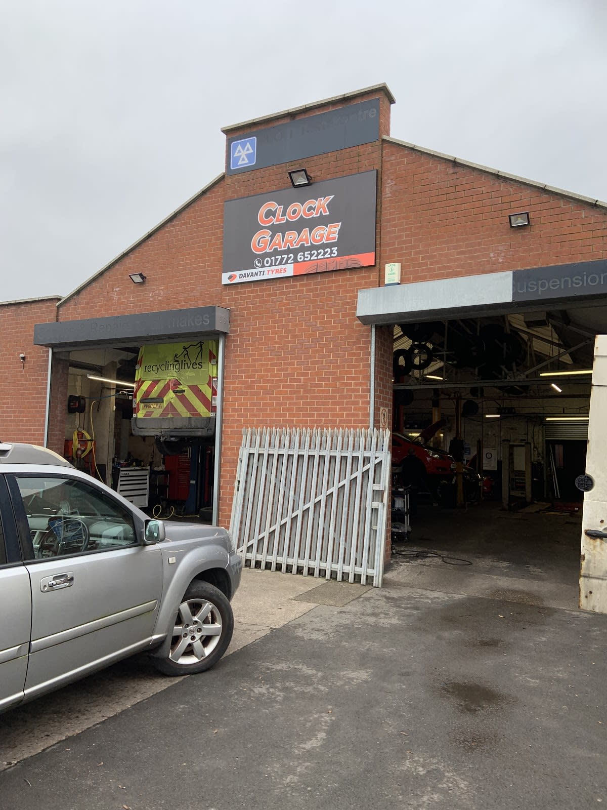Clock Garage image