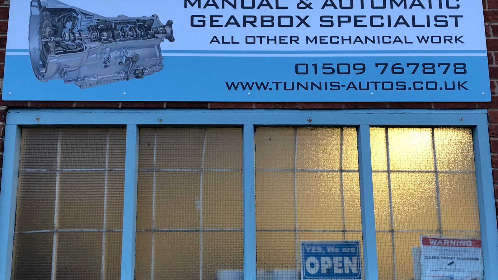 Tunnis Autos image