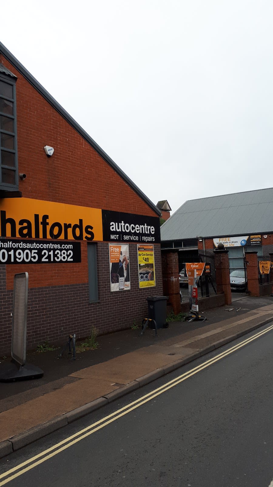 Halfords Autocentre Worcester image