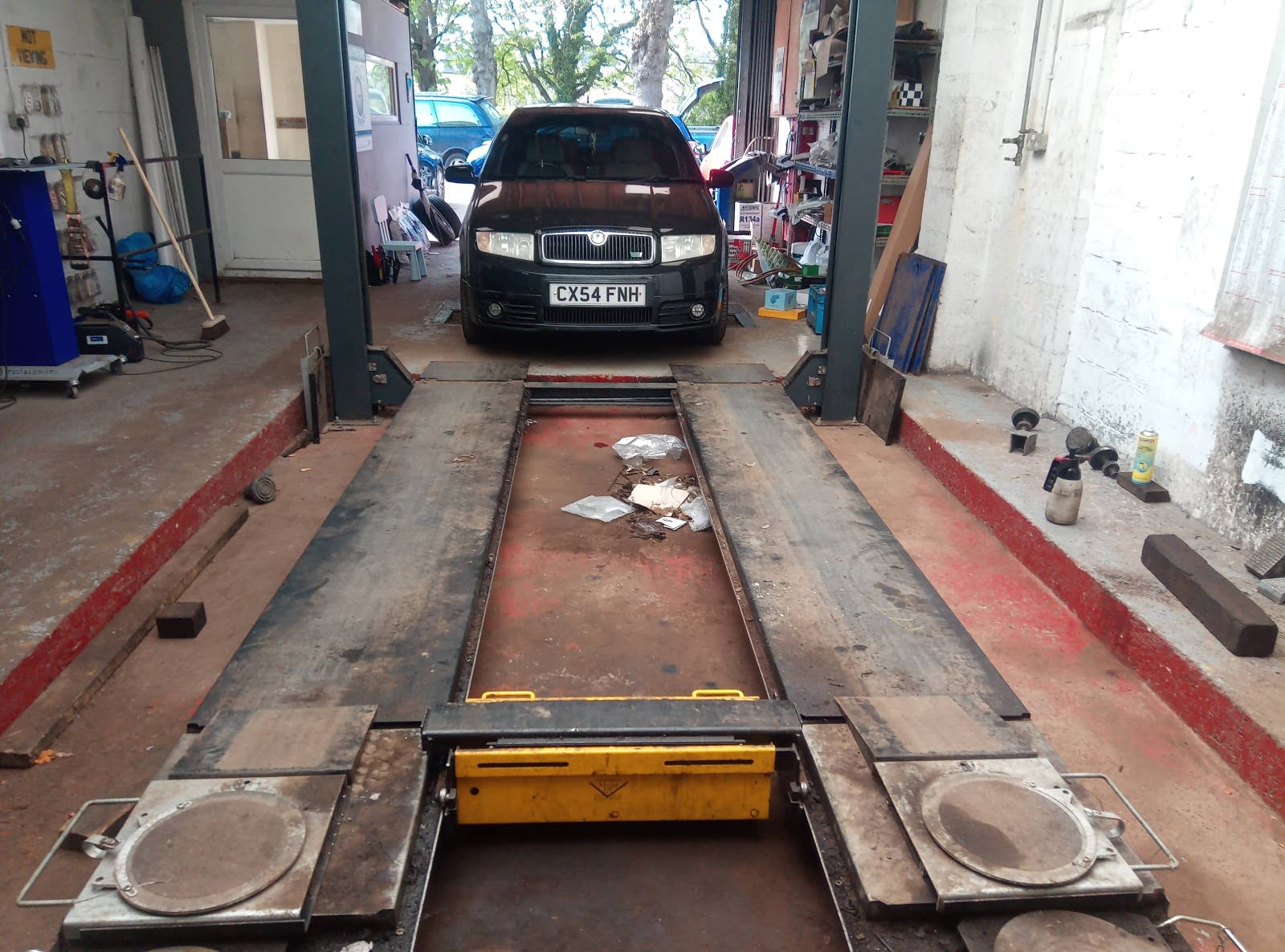 Combe Down Garage image