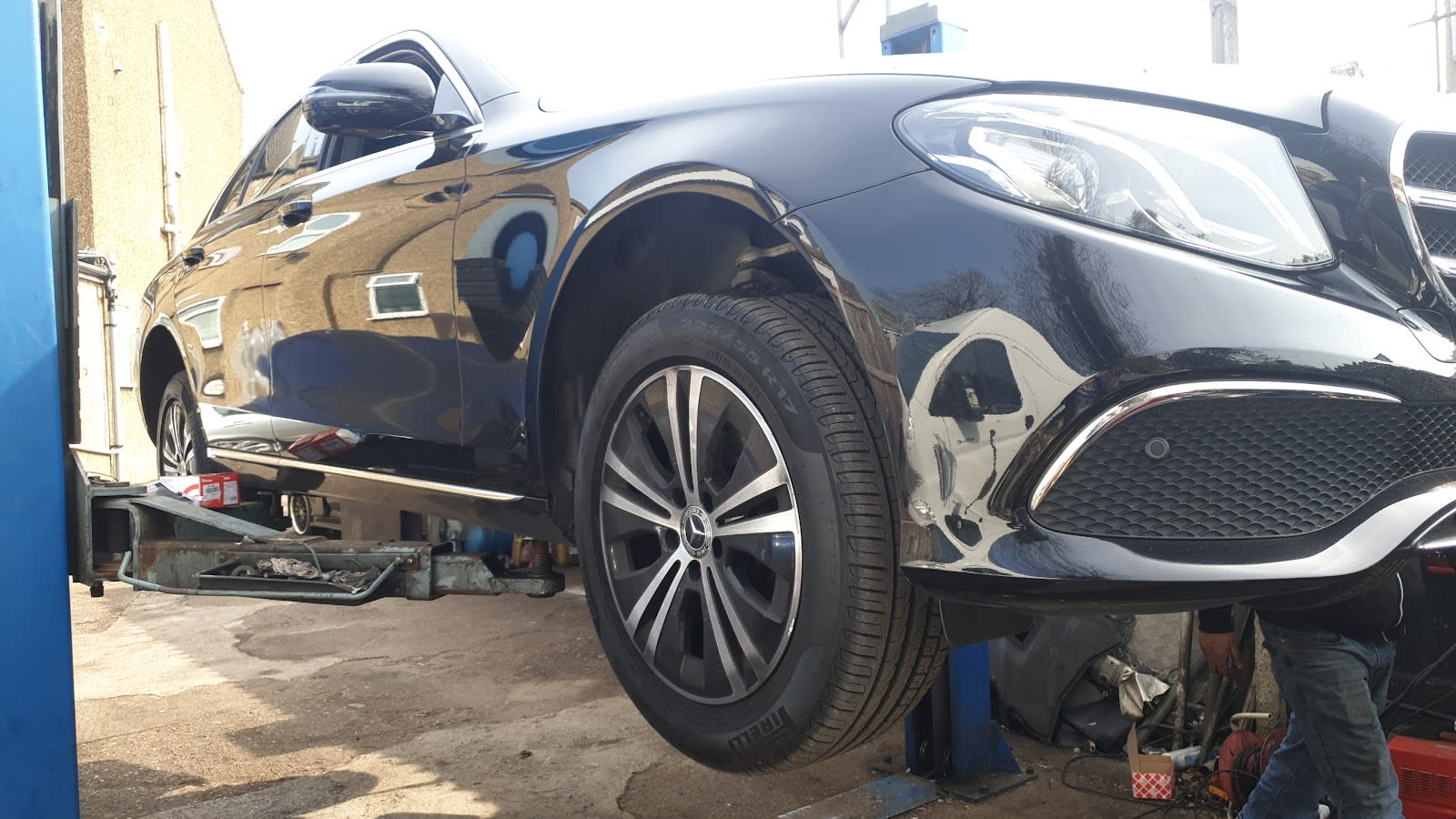 Hafiz's Lucky Motors image