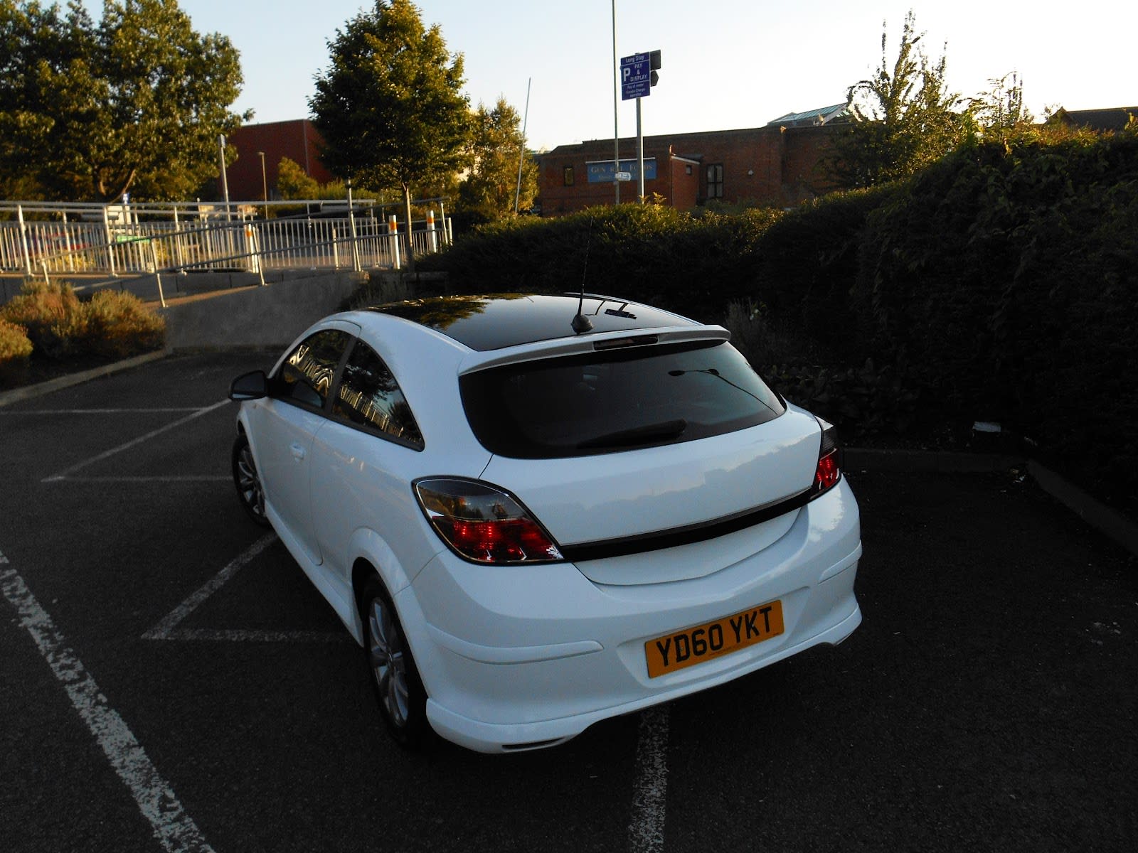 C&B Car body shop, service, tyres, repairs image