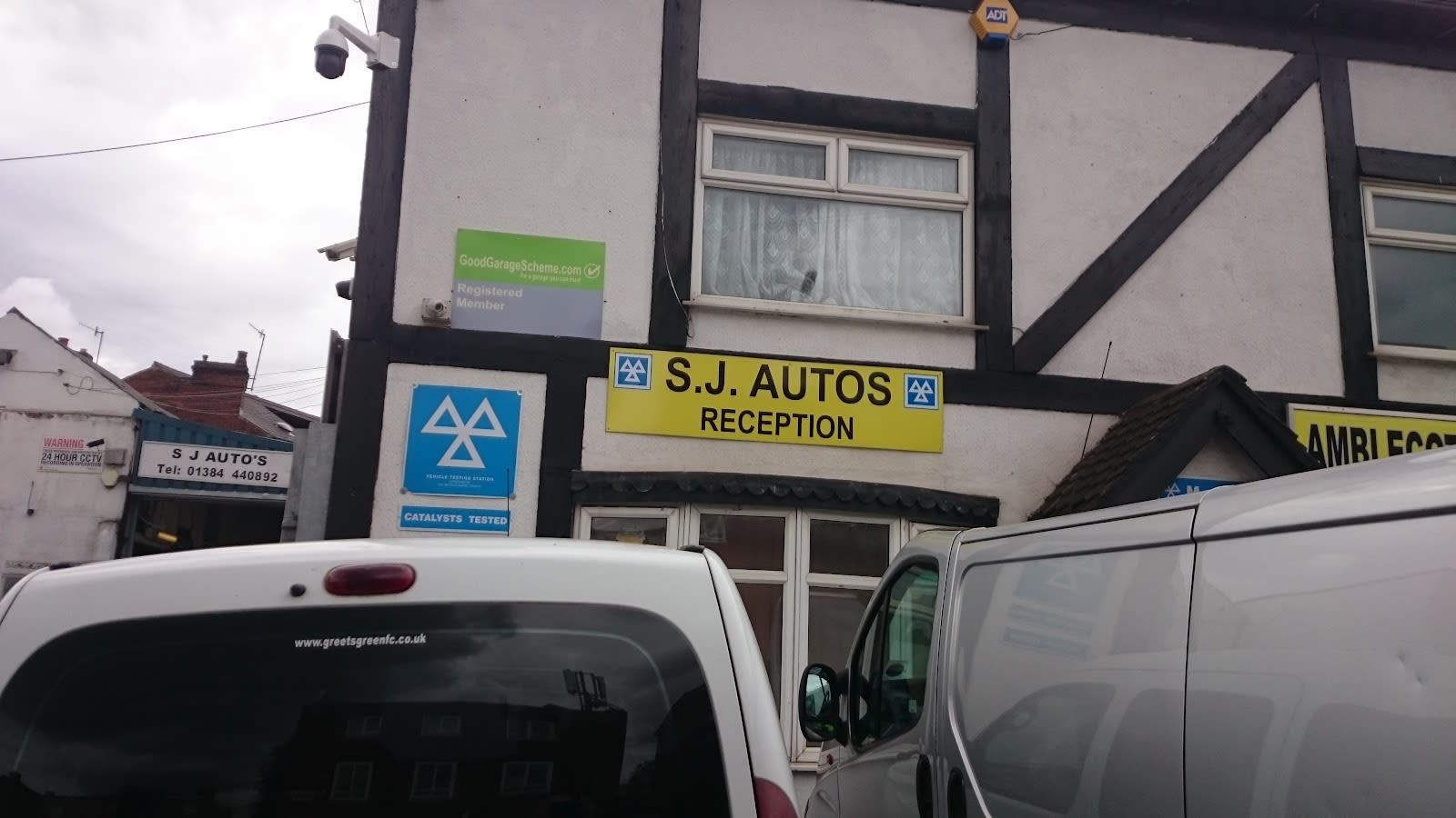 S J Autos Renault Specialists image