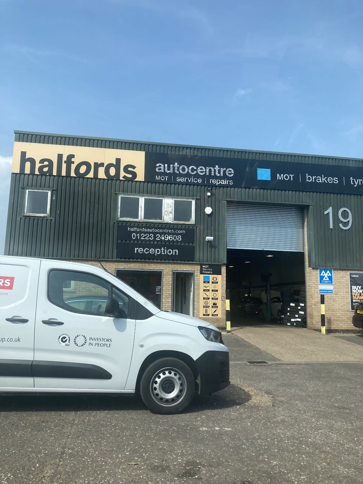 Halfords Autocentre Cambridge Clifton Road image
