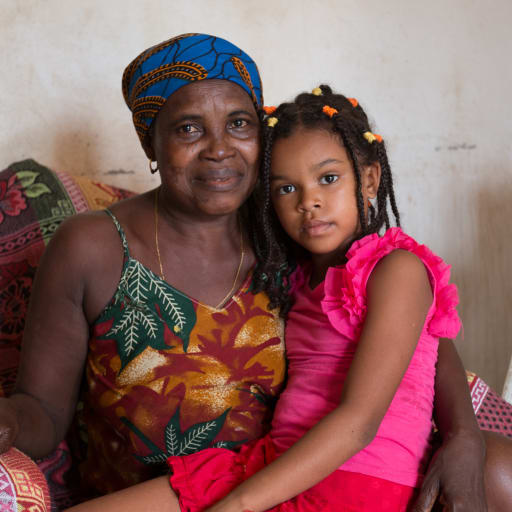 Samé Teresinha e a neta