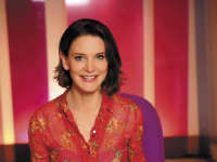 Susie Dent RGB 300dpi 3 soa7cf