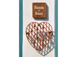 Rooms for rent crop