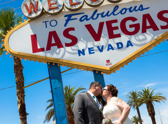 Las Vegas wedding couple