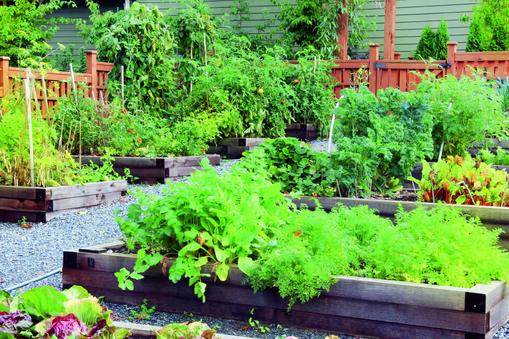 farm kitchen garden wall