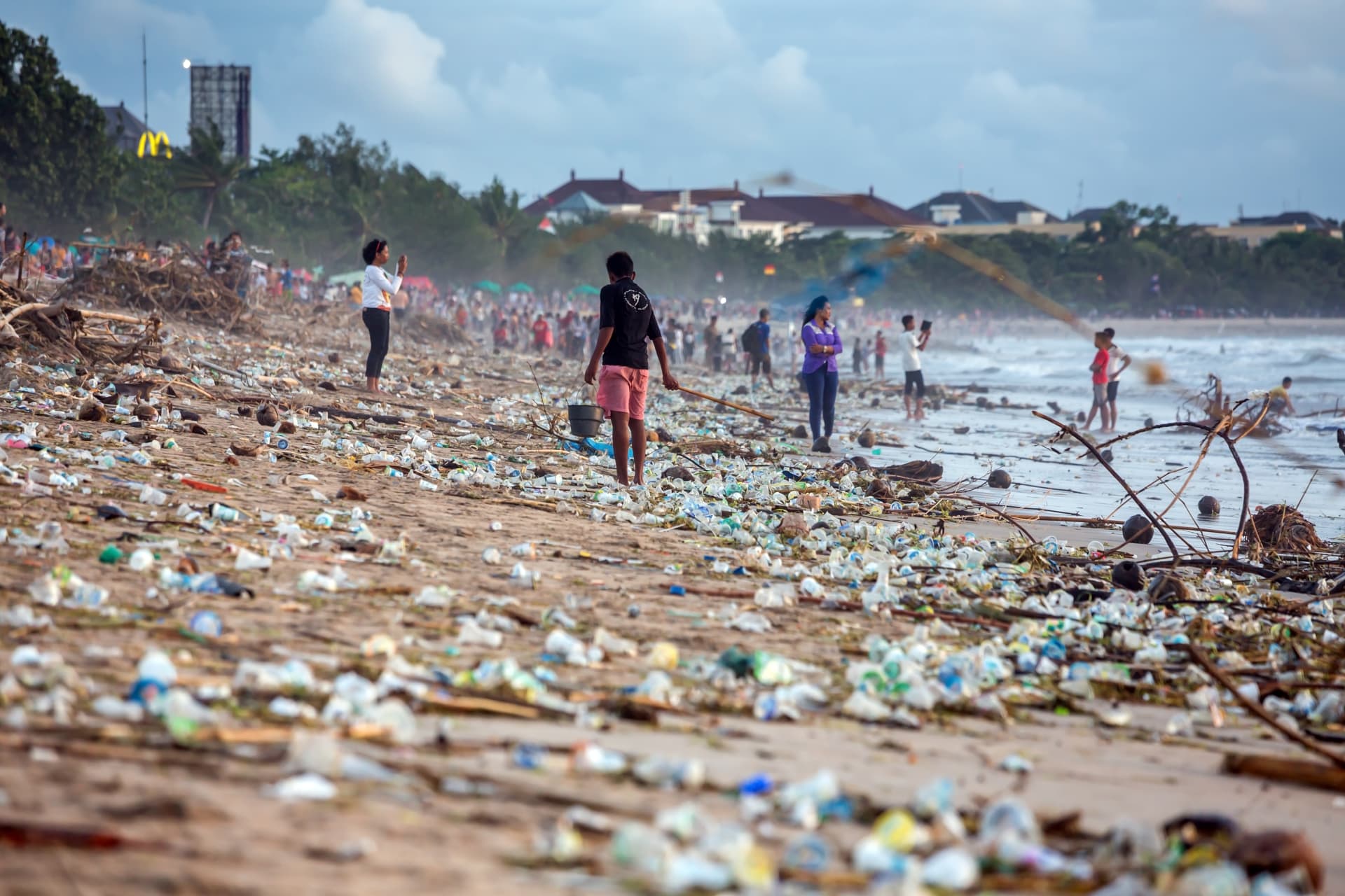 Plastic Polution on Kuta Beach Bali The Big Bang