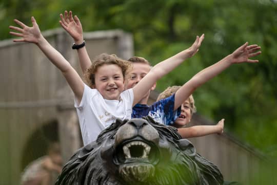 Zoo Photographer   Credit Jason Brown   Kids in WE playground 1 pmvpxt