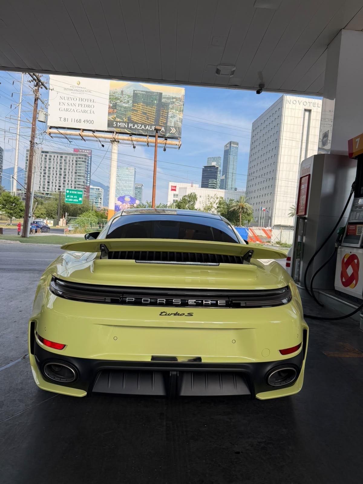 Porsche 911 Turbo S (Lightning Yellow) 2026 - 2
