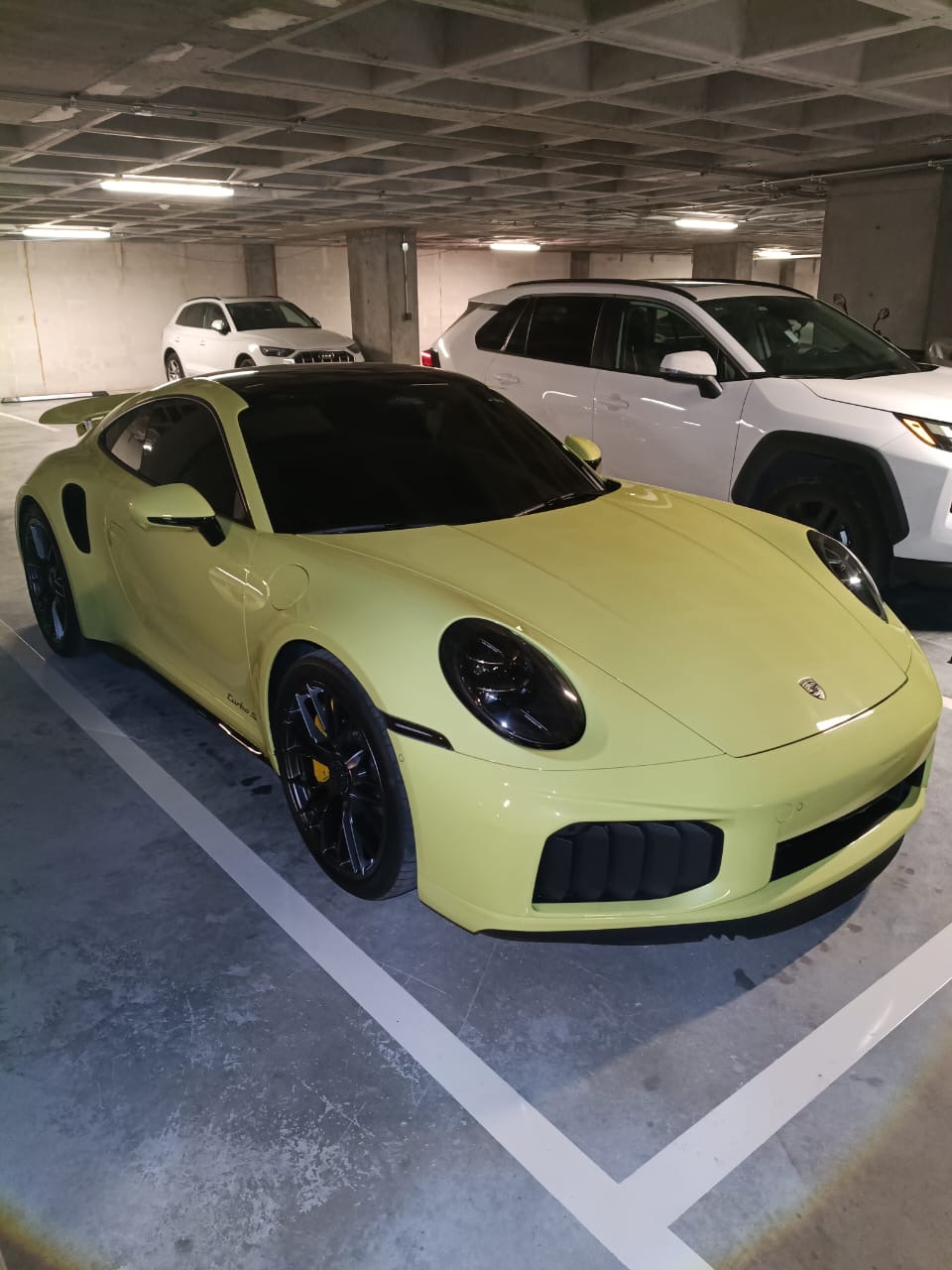 Porsche 911 Turbo S (Lightning Yellow) 2026 - 6