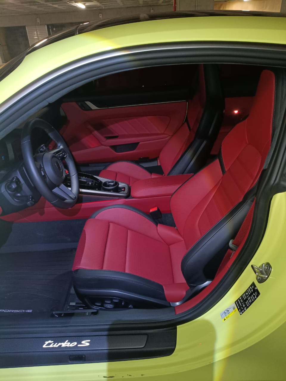 Porsche 911 Turbo S (Lightning Yellow) 2026 - 7