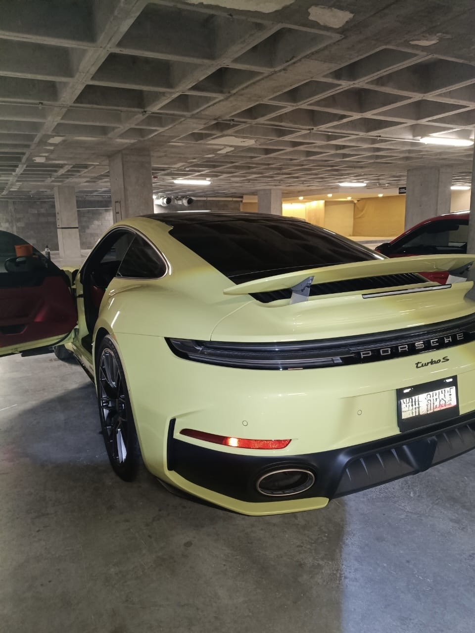 Porsche 911 Turbo S (Lightning Yellow) 2026 - 8