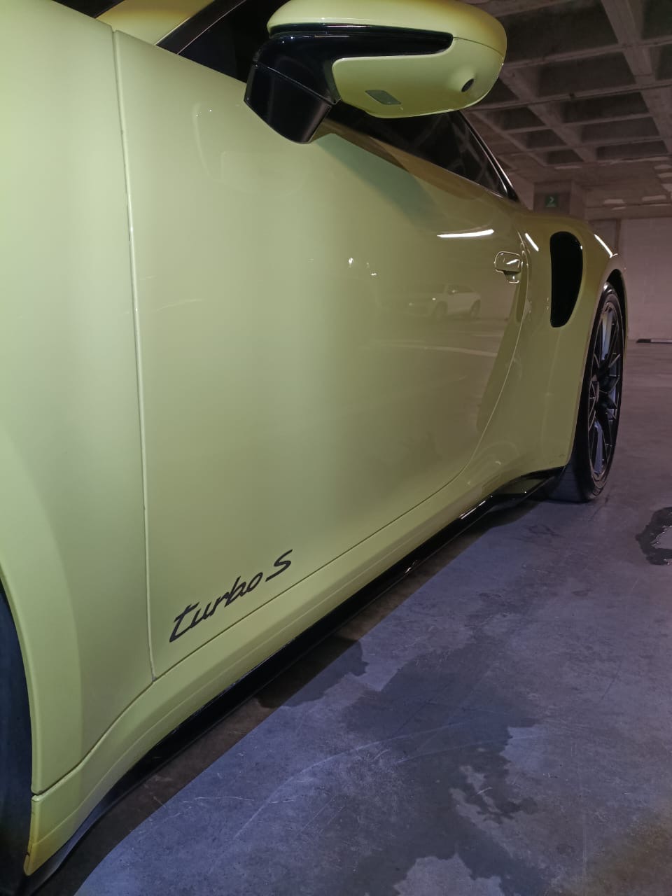 Porsche 911 Turbo S (Lightning Yellow) 2026 - 10