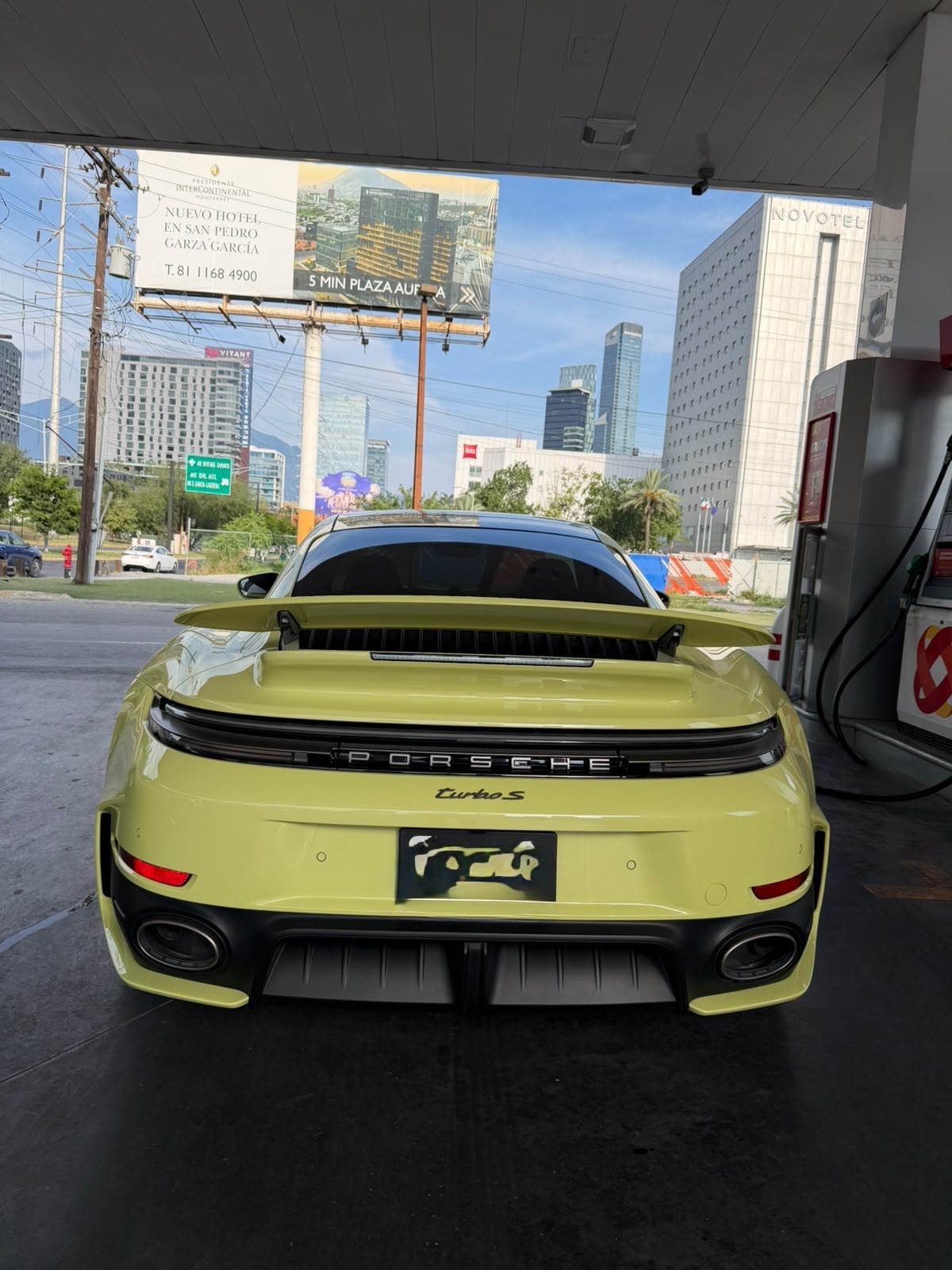 Porsche 911 Turbo S (Lightning Yellow) 2026 - 12