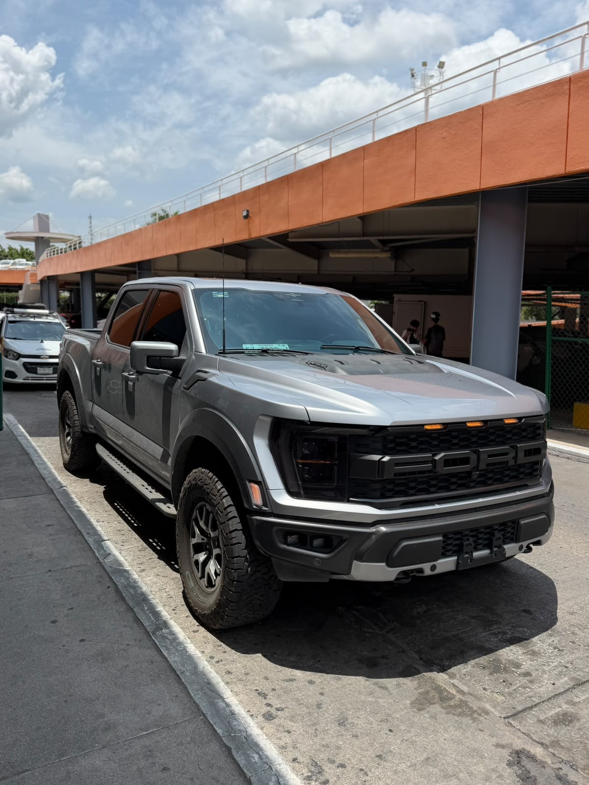 Ford Lobo Raptor (Crew Cab) 2023
