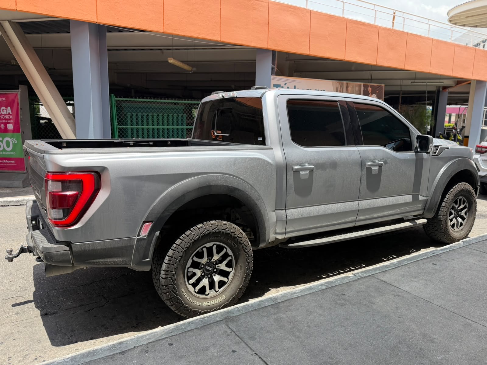 Ford Lobo Raptor (Crew Cab) 2023 - 5