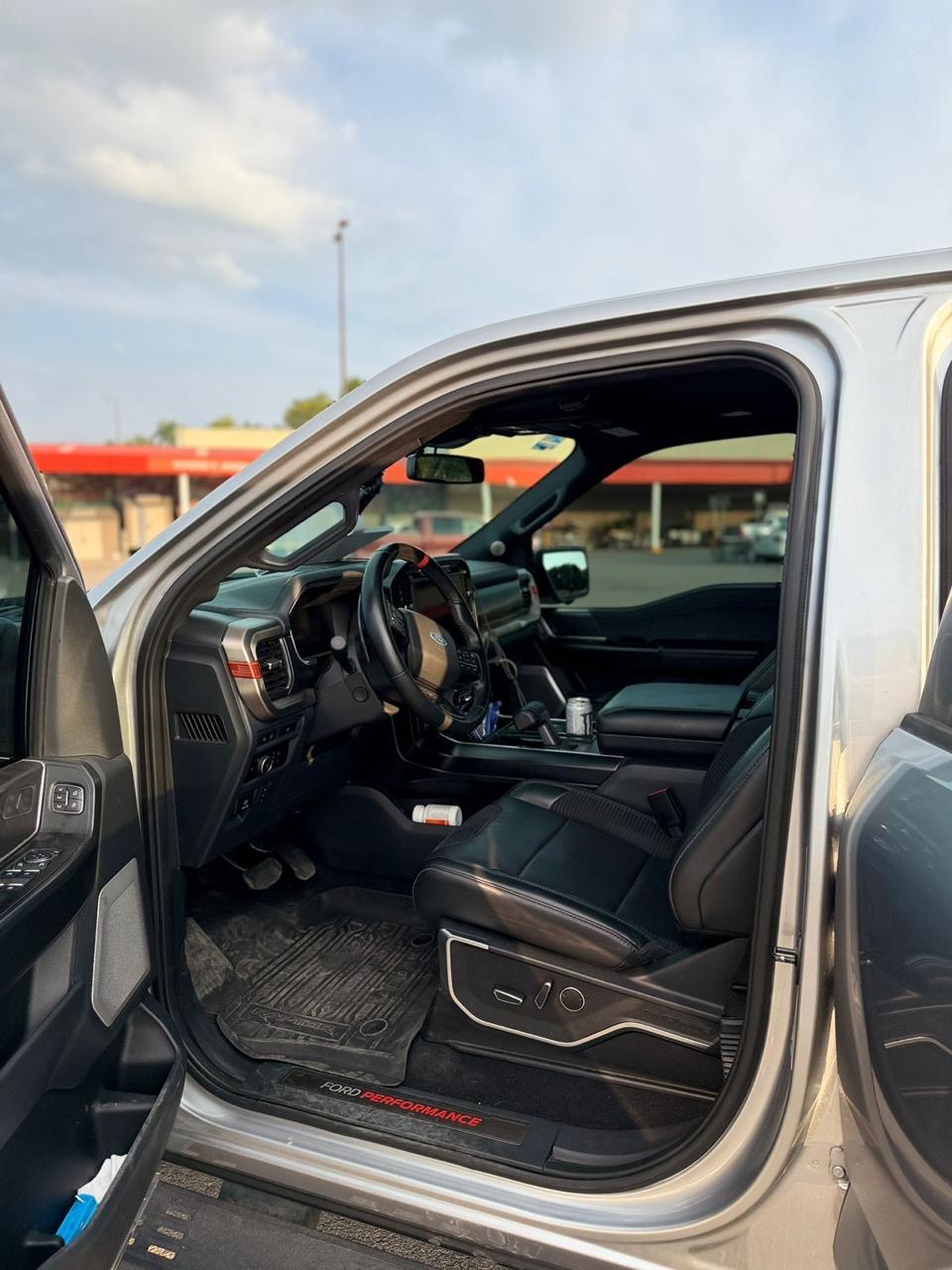 Ford Lobo Raptor (Crew Cab) 2023 - 8