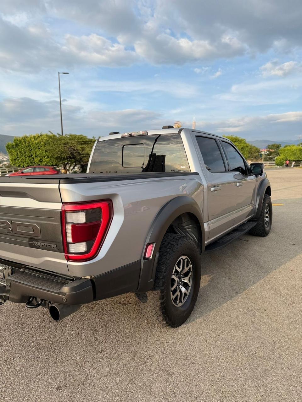 Ford Lobo Raptor (Crew Cab) 2023 - 12
