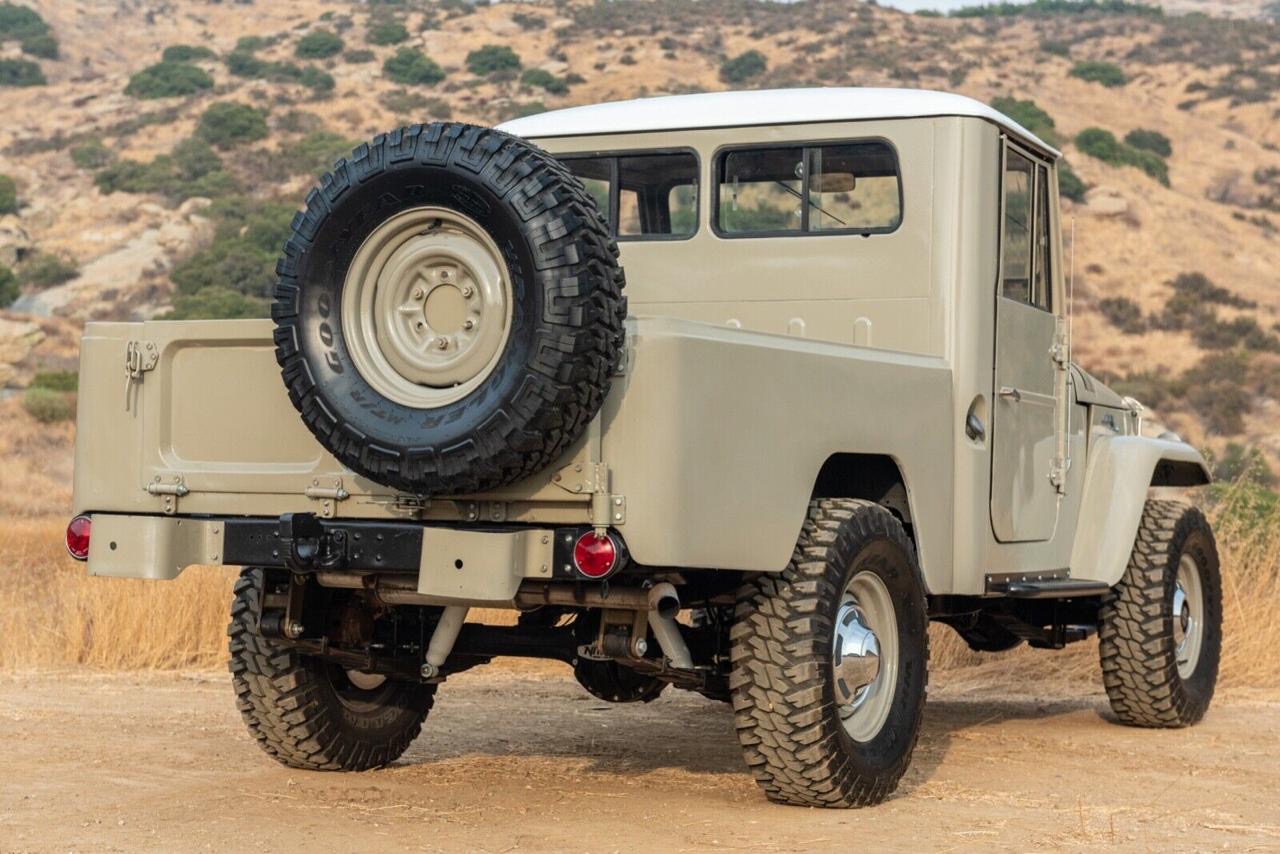 Toyota Land Cruiser FJ45 (Restaurado · Motor Nuevo) 1964 - 5