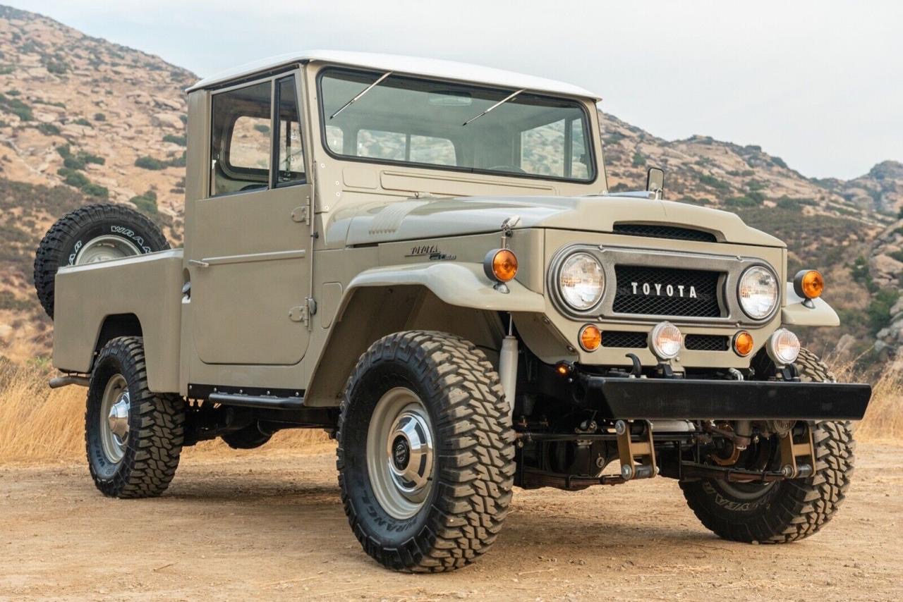 Toyota Land Cruiser FJ45 (Restaurado · Motor Nuevo) 1964 - 9
