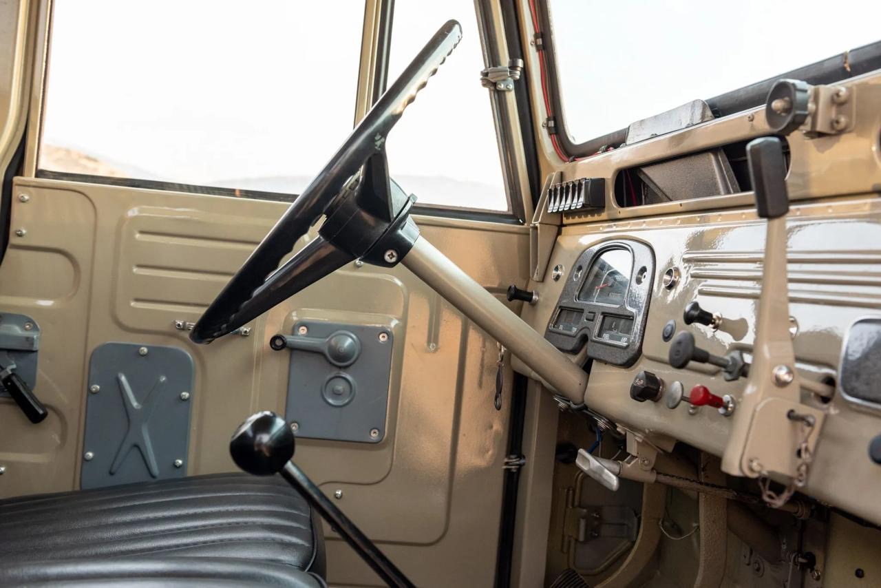 Toyota Land Cruiser FJ45 (Restaurado · Motor Nuevo) 1964 - 11
